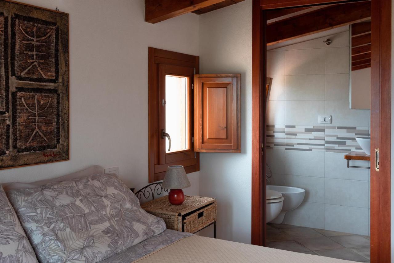 Sa Guardia De Ferricci Bed and Breakfast Solanas  Εξωτερικό φωτογραφία